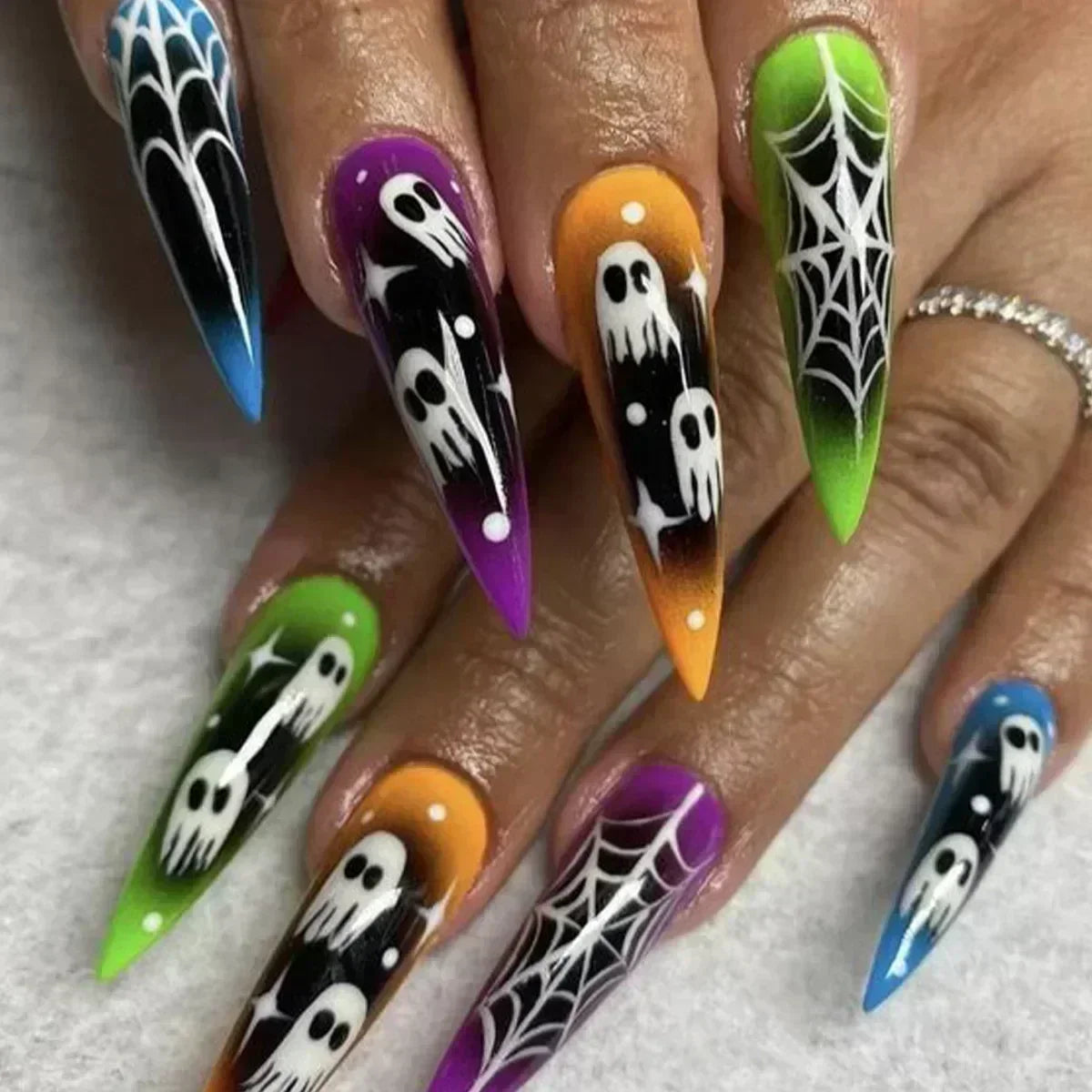 Halloween False Nails – Almond-Shaped Cute Clown