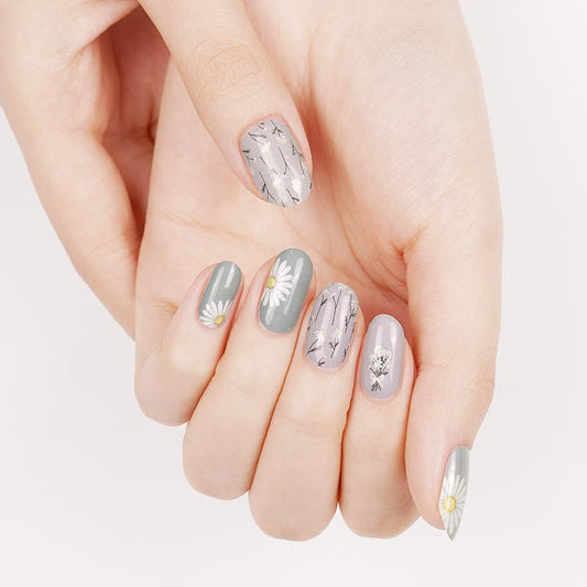 Gel Nail Strips - White Daisy Days