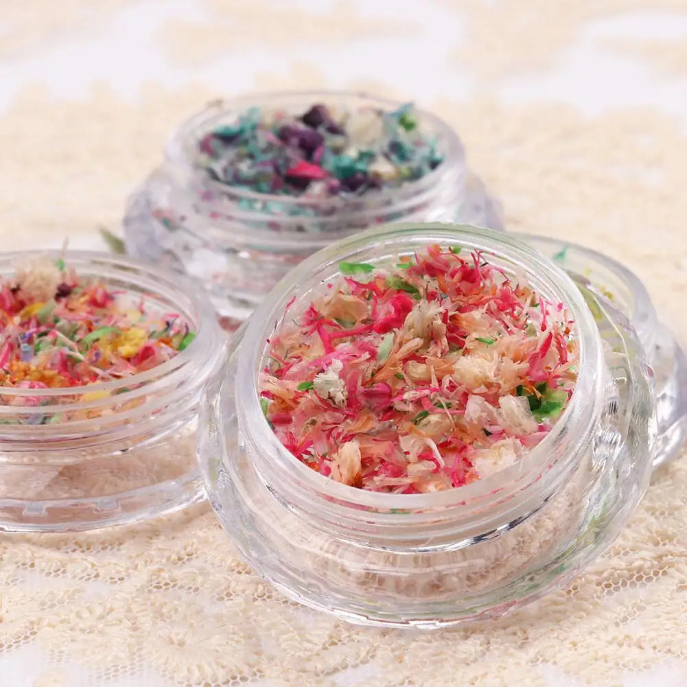 Nail Art Dried Flower Decoration – DIY Manicure Floral Nail Art