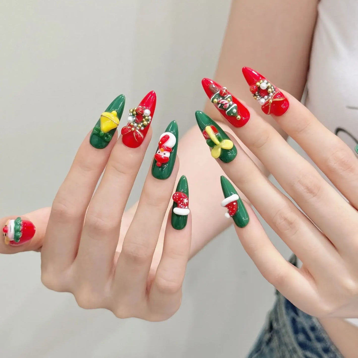 Christmas Press On Nails – Festive Holiday Nail Set for Easy DIY Manicure