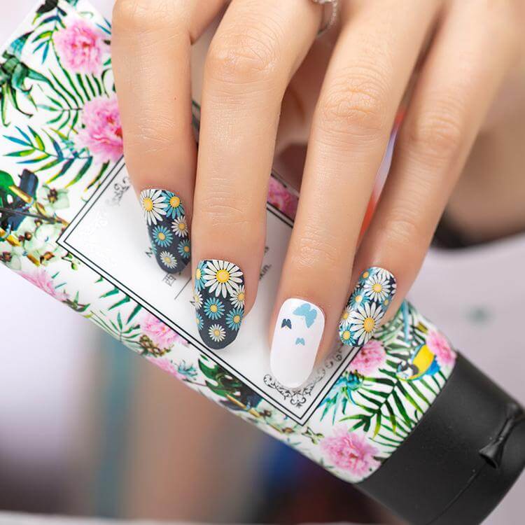 Daisy's and Butterflies - Gel Nail Wraps