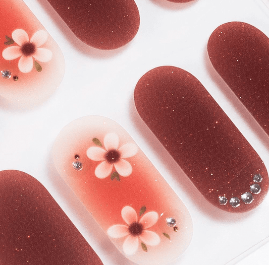 Daisy Love Gel Nails