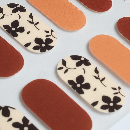 Daisy Black - Gel Nail Wraps